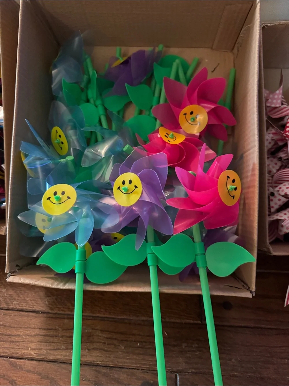 Colorful Garden Pinwheel Party Decorations - Multicolor